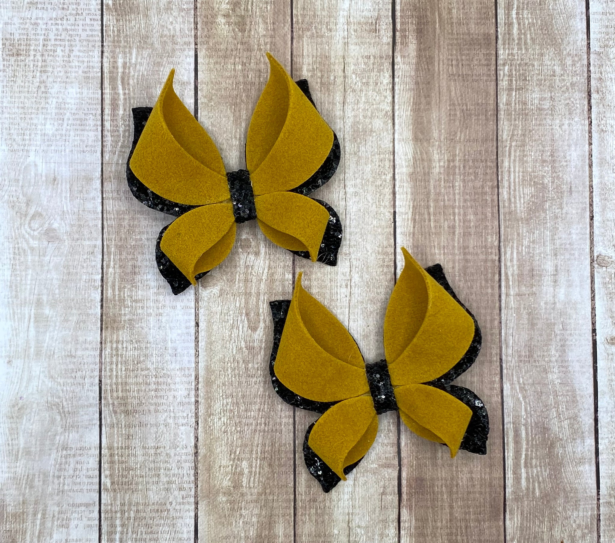 Yellow/Black Butterfly Looped Piggies
